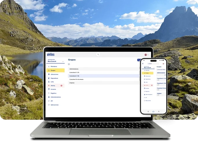 Cloudbeheer op laptop en smartphone