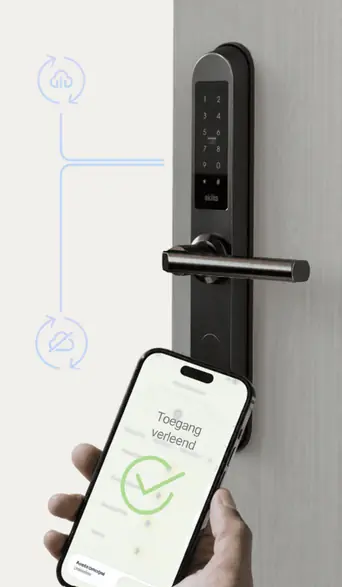 Akiles Roomlock op een deur, geopend met de smartphone-app